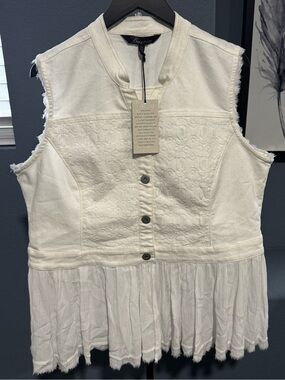 Baccini Ivory Lace-Panel Sleeveless Denim Top/Vest